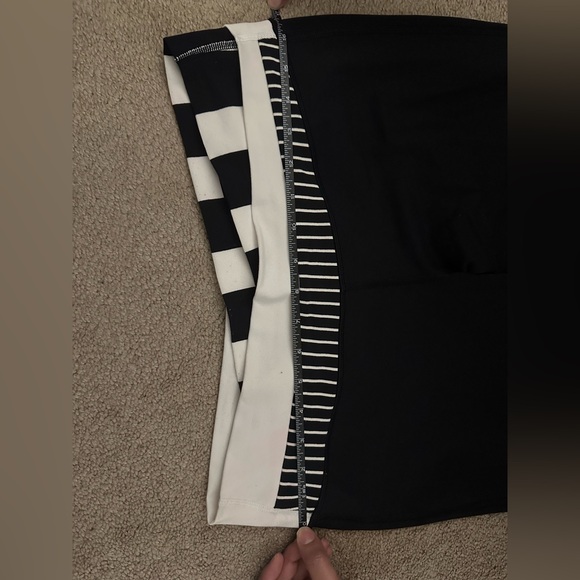 Lululemon Athletica Black Groove flare/Yoga Pant(Luon) - Picture 8 of 9